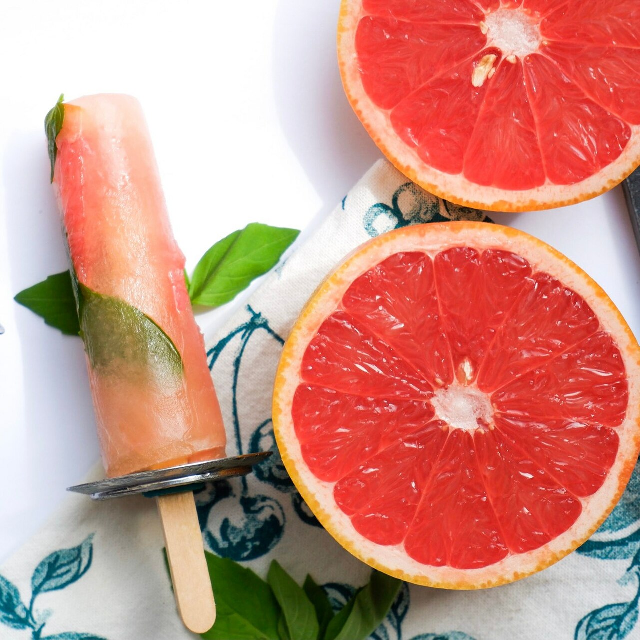 Kit Freezycup en acier inoxydable - 4 Freezycups et couvercles, 1 support, 16 bâtonnets, 16 joints