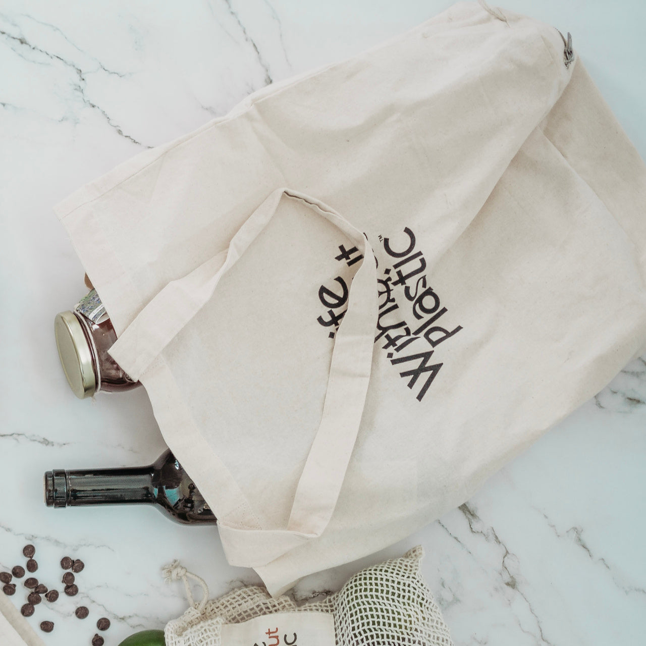 Organic Cotton Flat-Bottom Compact Shopping Bag - Wood Button Closure