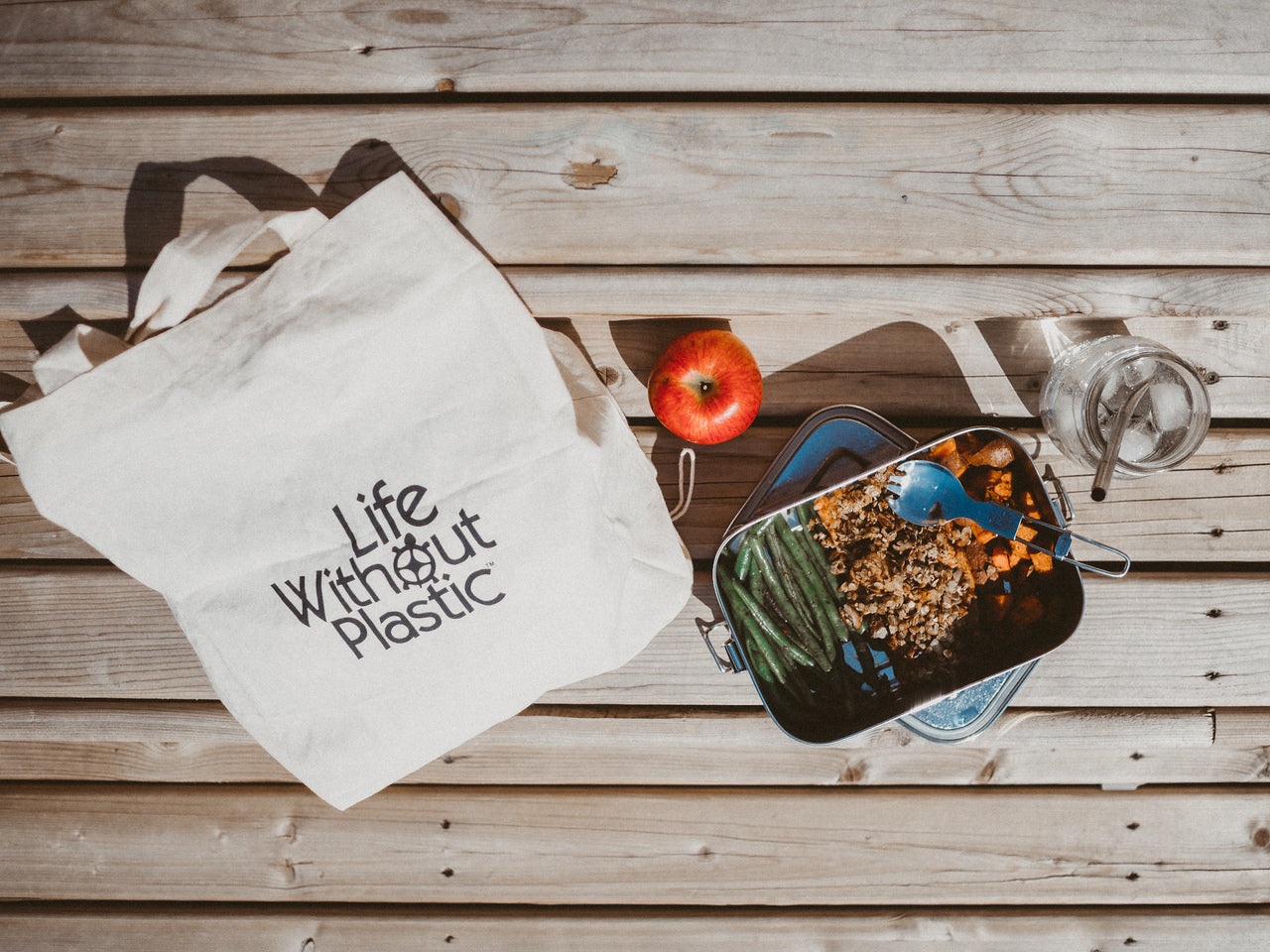 Organic Cotton Flat-Bottom Compact Shopping Bag - Wood Button Closure