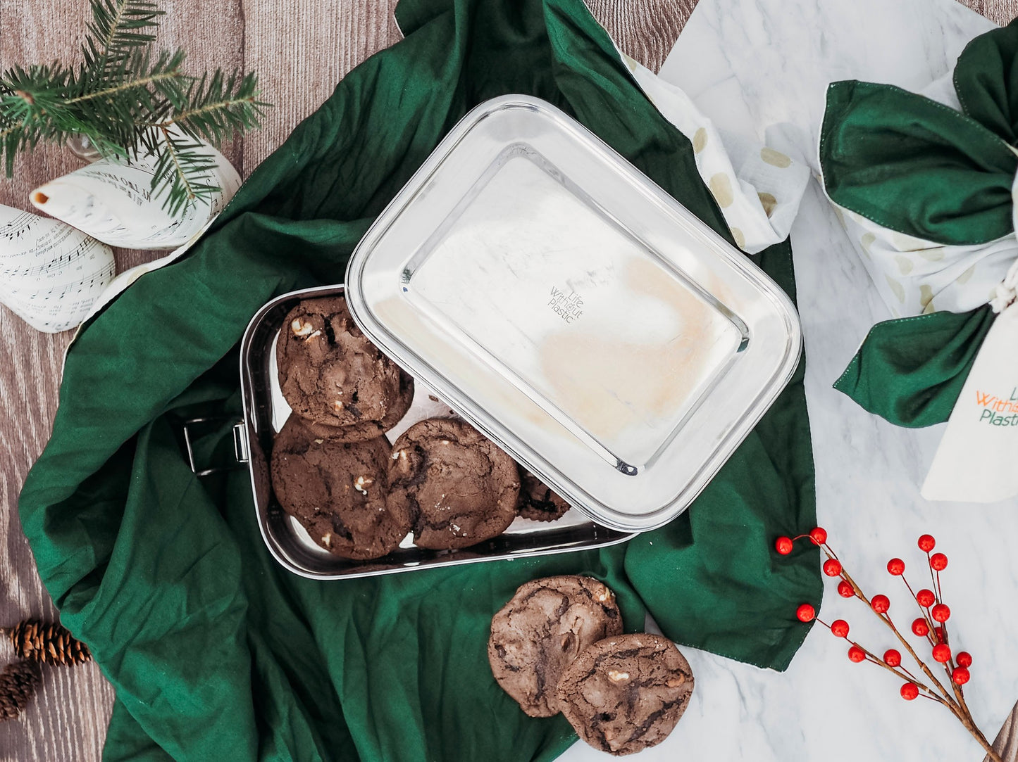 Stainless Steel Rectangular Food Storage Container with Seal - 1600 ml / 54 oz